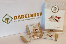 Load image into Gallery viewer, Biscuit dadels met witte chocolade 250g
